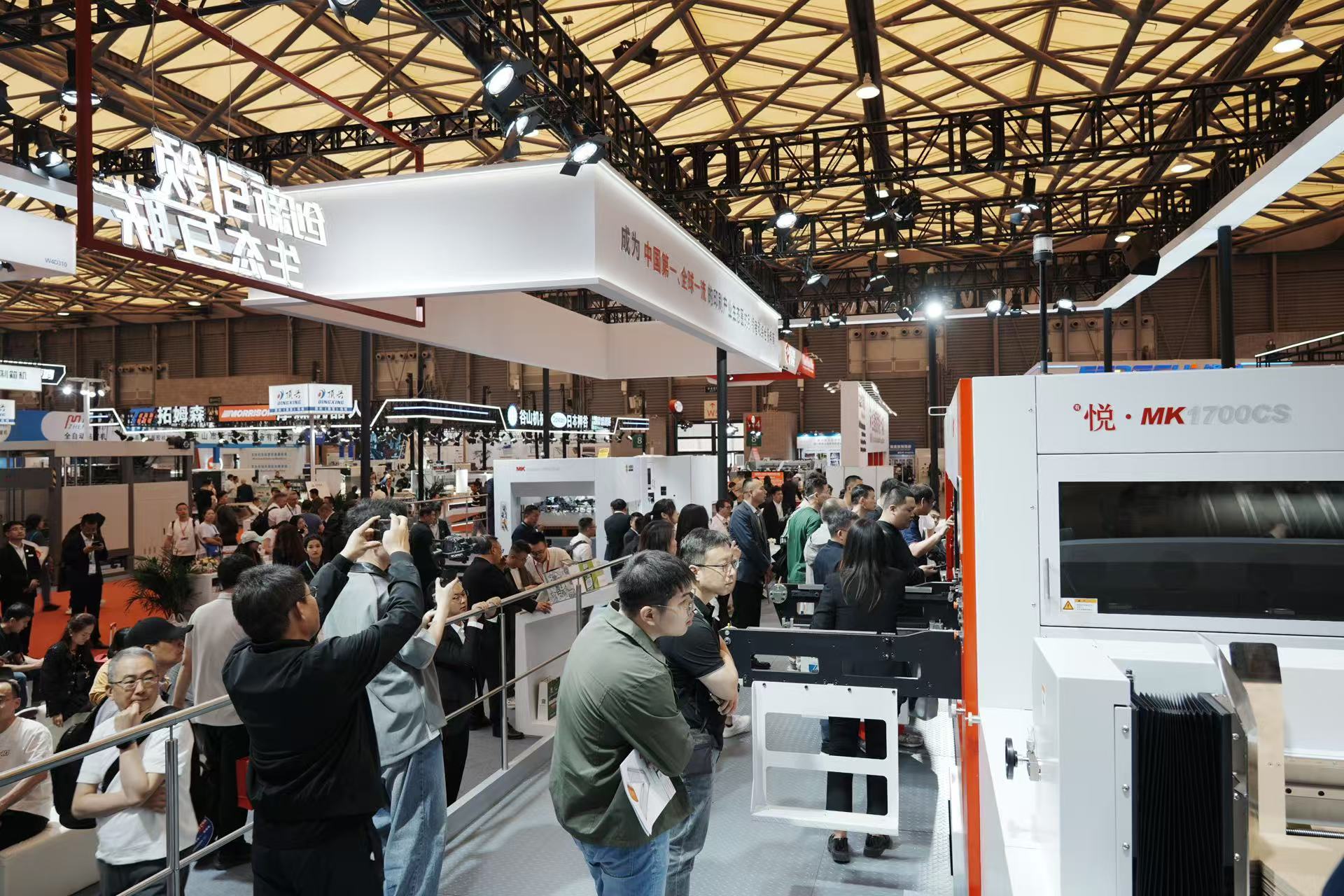 長榮閃耀 WEPACK，大幅面模切機(jī)成為全球 “焦點(diǎn)”